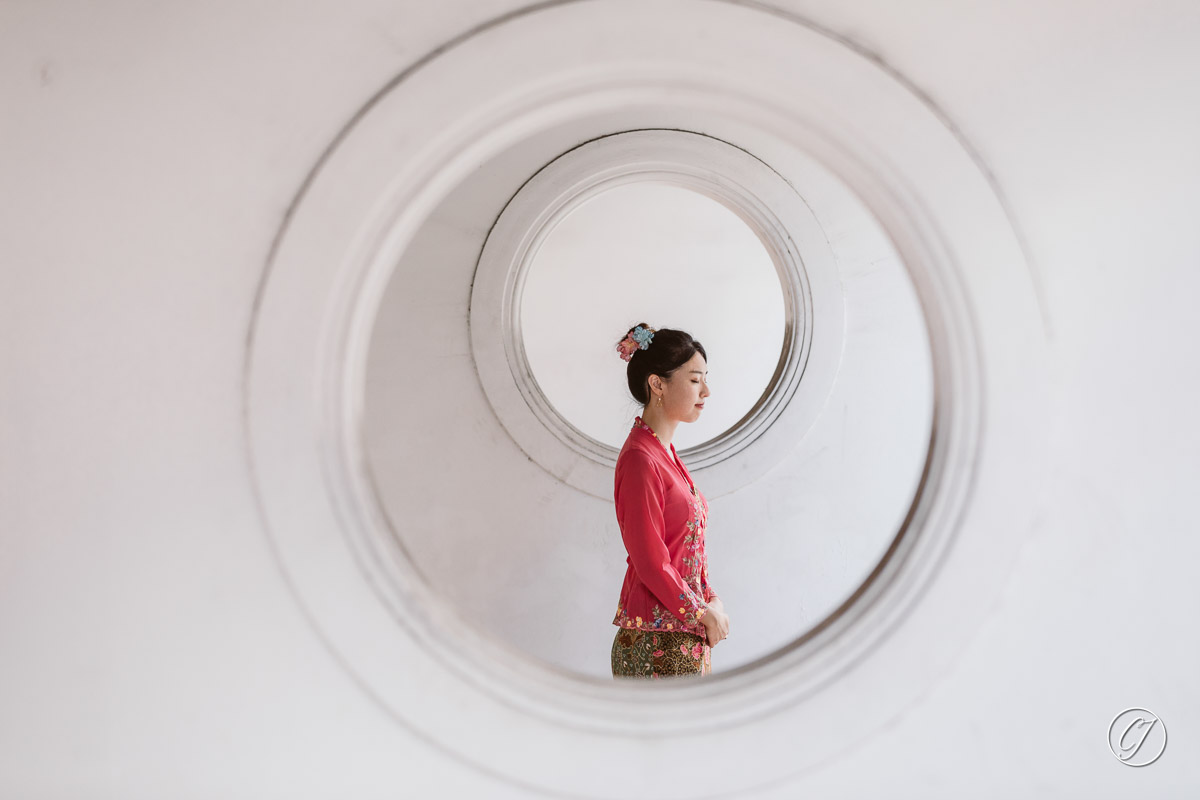 Japanese bride in Peranakan Kebaya